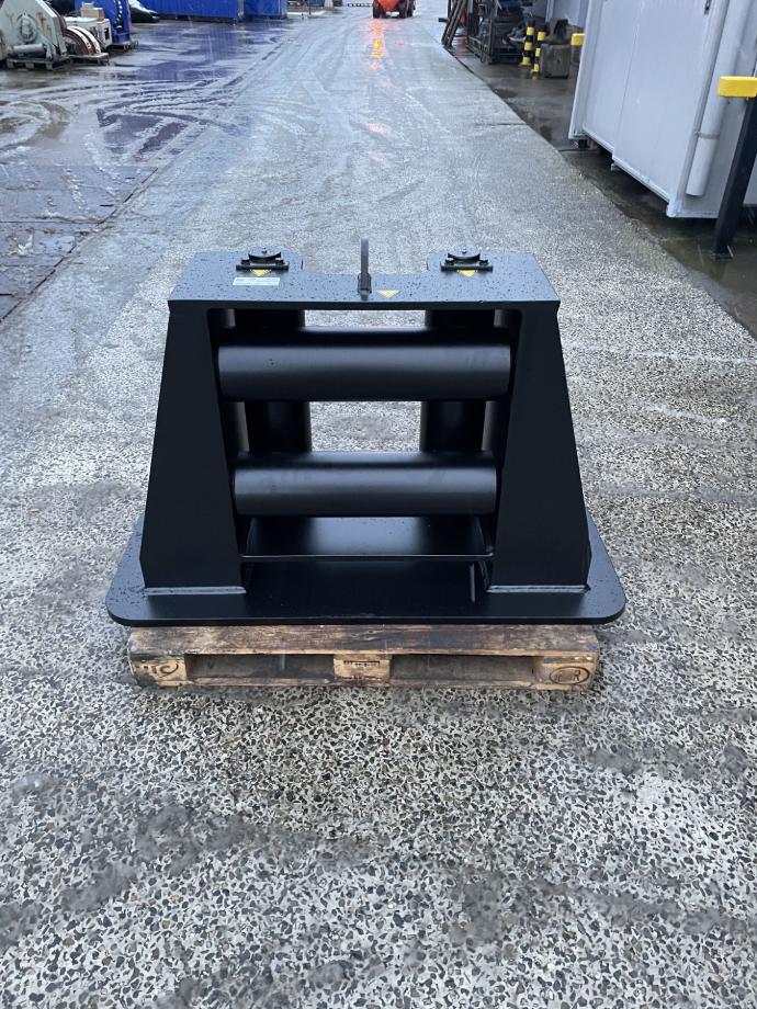 [17294] Roller Fairlead BW18F with baseplate