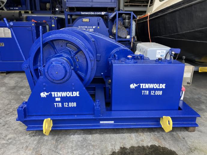 [24904] 15 ton Brissonneau & Lotz diesel hydraulic winch