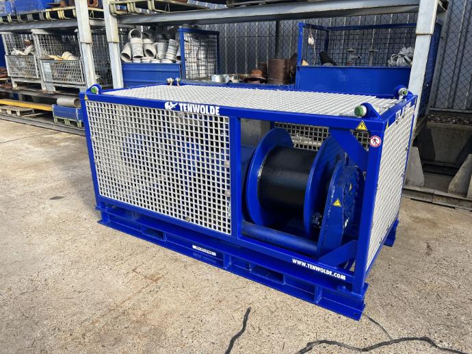 [5803] 10 ton Brevini BWE 100 electric winch