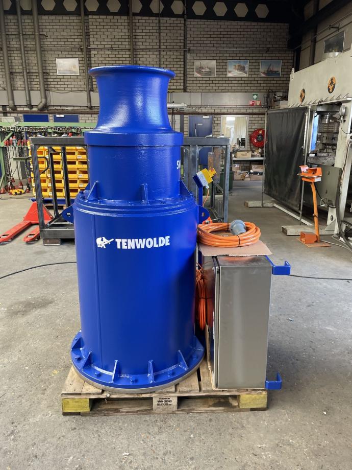 [6117] 5 ton DMT CE-50 electric capstan