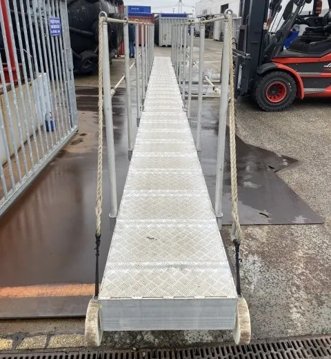 12 m aluminium gangway