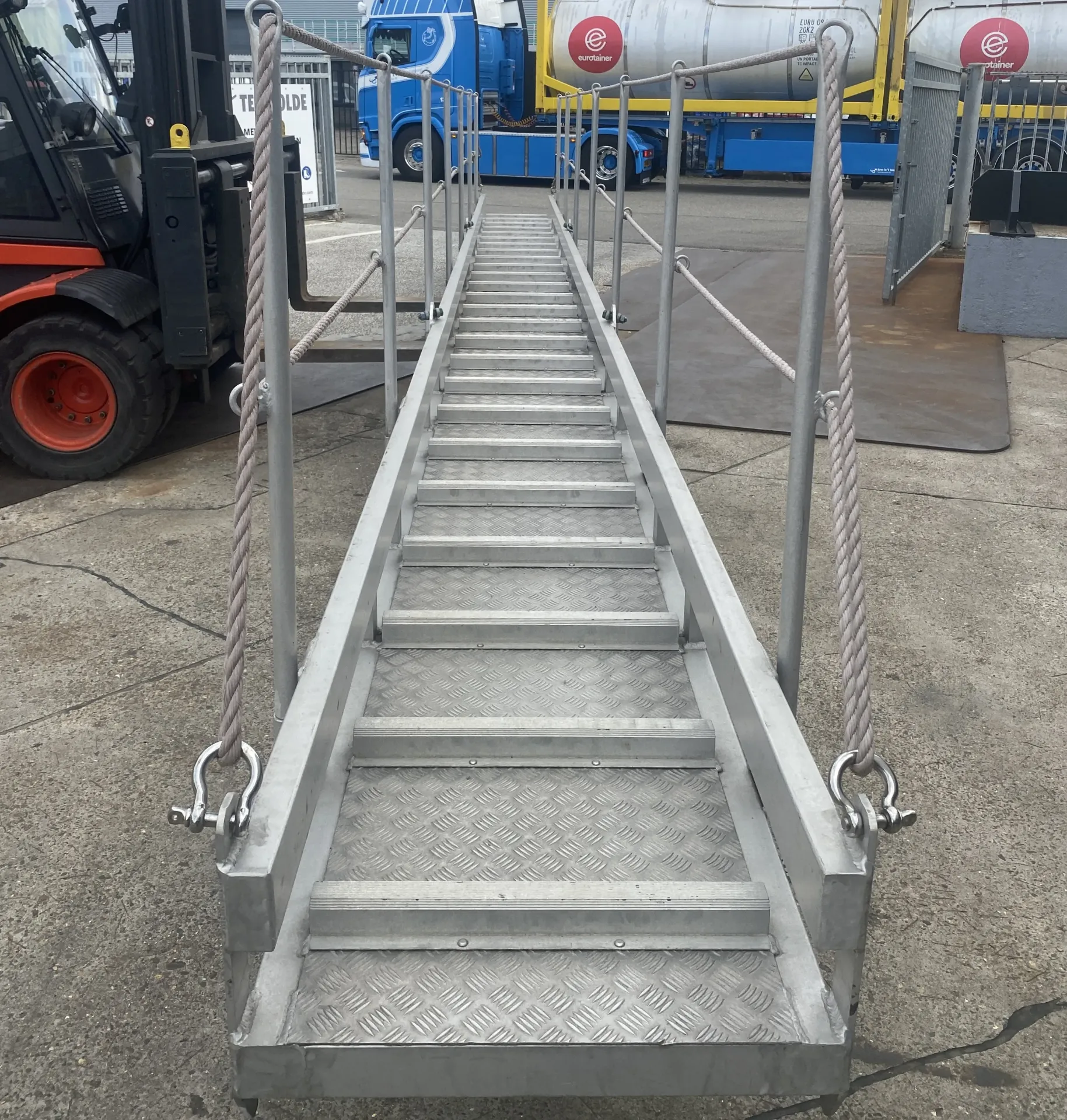 10 m aluminium gangway