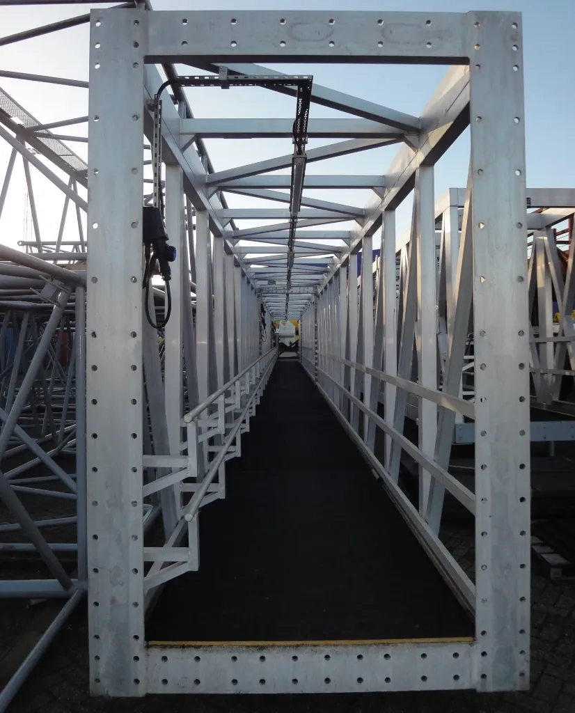 50 m aluminium gangway